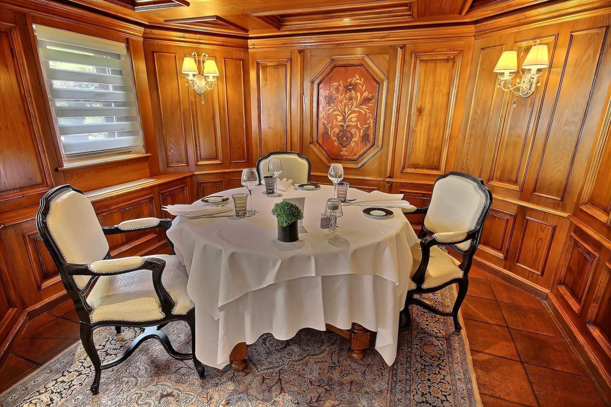 Restaurant Relais De La Poste - Strasbourg Nord Hotel La Wantzenau